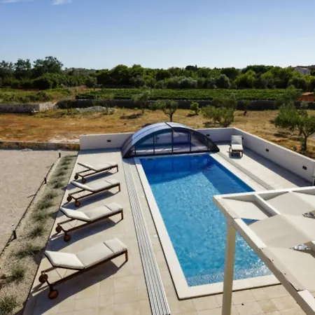 Rustic Perosa With Heating Pool *