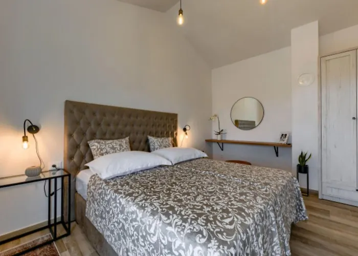 Vila Rustic Perosa With Heating Pool *