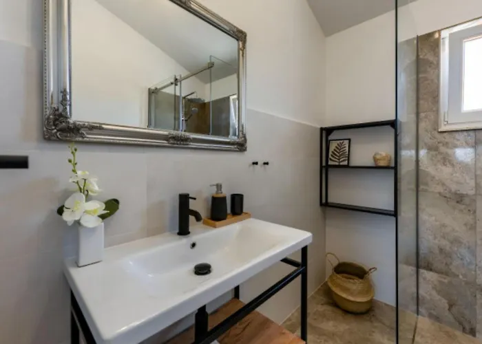 Vila Rustic Perosa With Heating Pool *