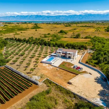 Rustic Perosa With Heating Pool *