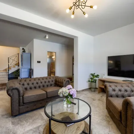 Rustic Perosa With Heating Pool Villa *