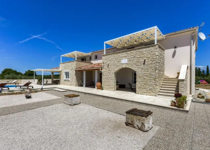 Rustic Perosa With Heating Pool Βίλα