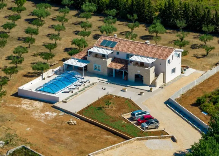 Rustic Perosa With Heating Pool