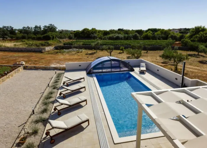 Rustic Perosa With Heating Pool *